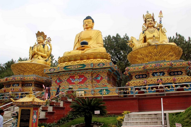 Статуи Будд